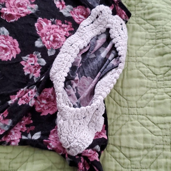 Floral shirt - Picture 2 of 3